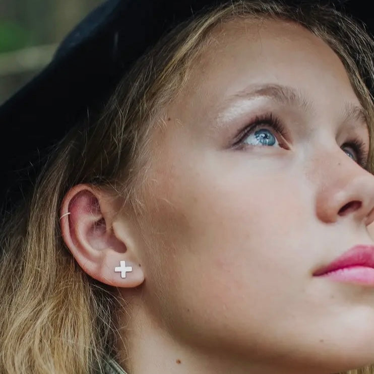 XO Stud Earrings