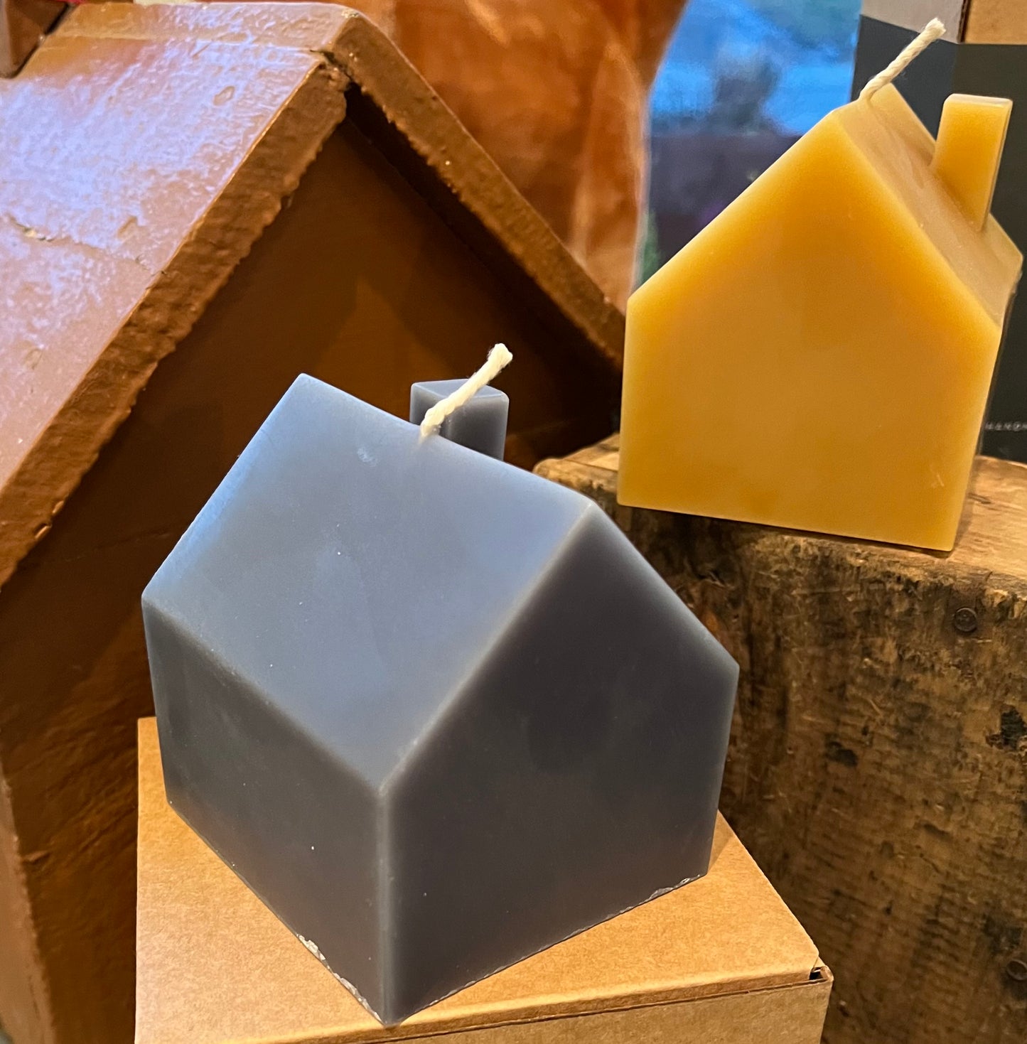 solid beeswax iconic house shaped candles in black and natural color